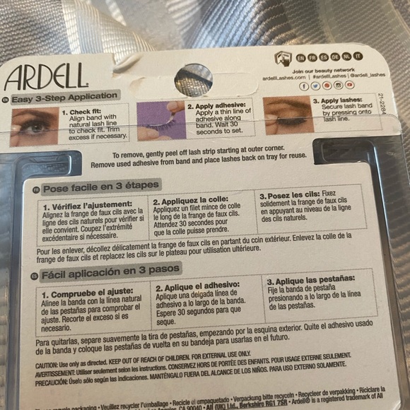 Fake Lashes! 👀 - Picture 4 of 4